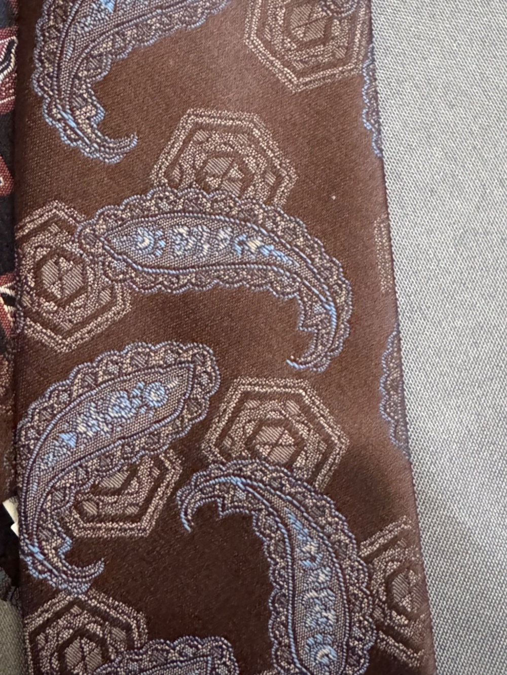 Set of 3 Neckties. - Picture 6 of 8